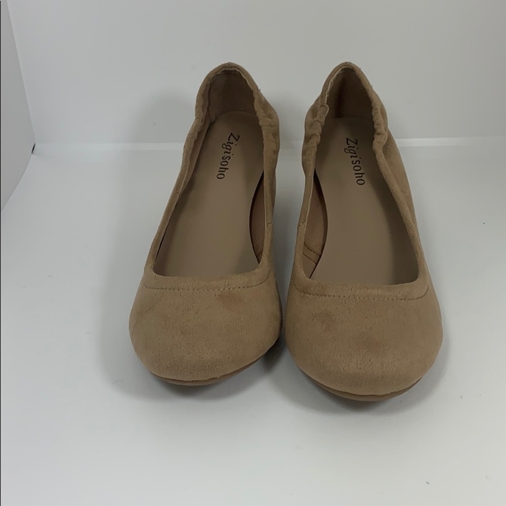 Zigi Soho Candace Sand Pumps size 8